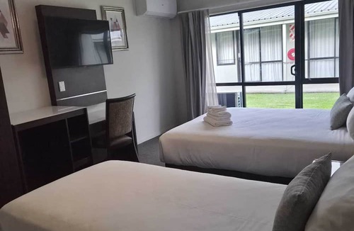 Mangere Hotel | Auckland Airport Kiwi Motel