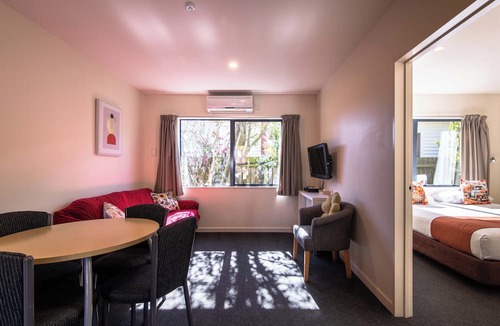 Upper Riccarton Hotel | 298 Westside Motor Lodge