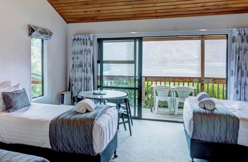 Lochmara Bay Hotel | Lochmara Lodge