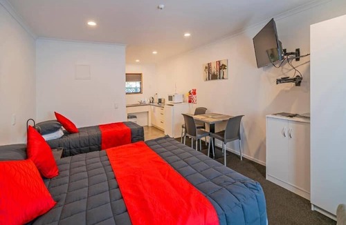 Whitianga Hotel | Bayside Holiday Units