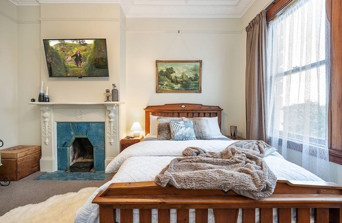 Benhar Bed & Breakfast | The Fern & Thistle Boutique Accommodation - Drinks, Hotpool, Sauna