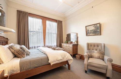 Benhar Bed & Breakfast | The Fern & Thistle Boutique Accommodation - Drinks, Hotpool, Sauna