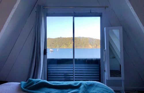 Parekura Bay House | The Beach House - Russell - You can not get any closer to the water!