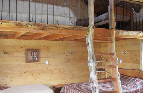 Waiotahi Cabin | 4WD Off the grid timber cabin, Panoramic views, Lovers nook !