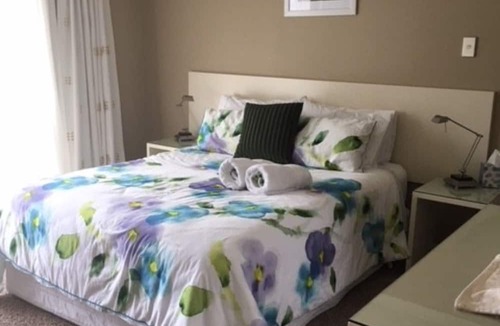 Omarama Bed & Breakfast | BigSky Bed and Breakfast