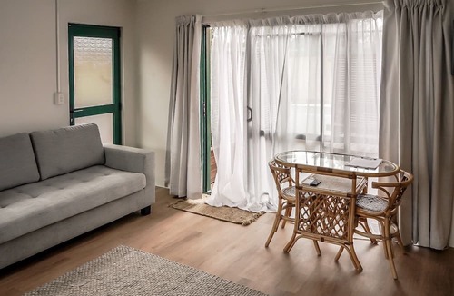 Whangamata Hotel | La Dolce Vita