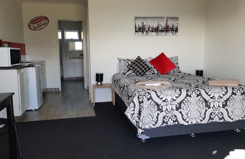 Potaka Hotel | Lottin Point Motel