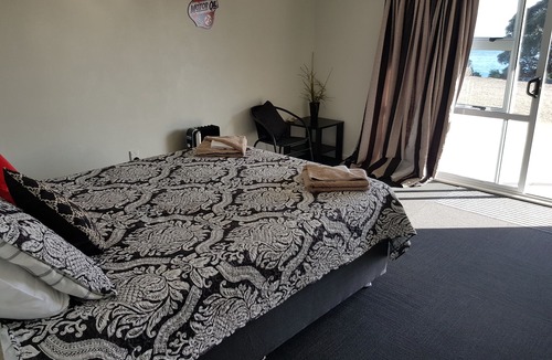 Potaka Hotel | Lottin Point Motel