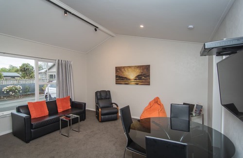 Timaru Hotel | Cedar Lodge Motel