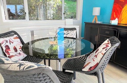 Oneroa Cottage | Tiri Cottage - Seaviews in Oneroa