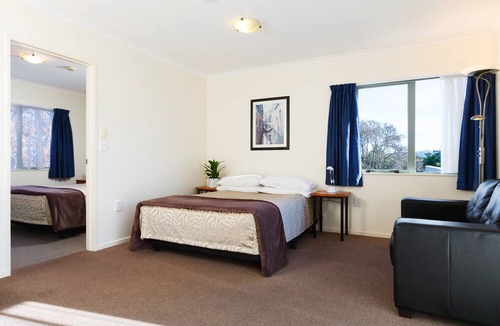 Paraparaumu Hotel | Elliotts Kapiti Coast Motor Lodge