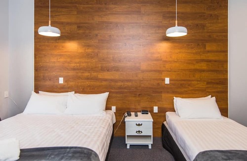 Whanganui Hotel | Burwood Manor Motel