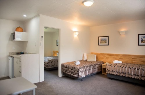 Gisborne Hotel | Colonial on Gladstone