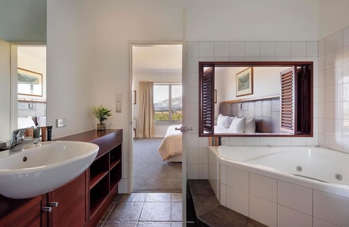 Windwhistle Hotel | Fable Terrace Downs Resort by Mgallery