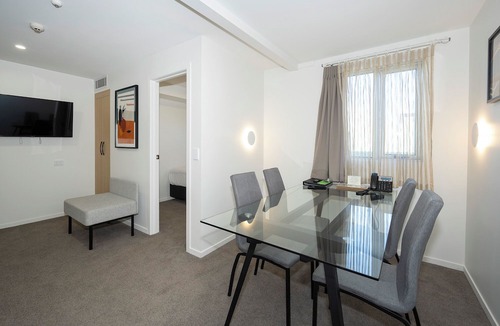 Epsom Hotel | Best Western Newmarket Inn & Suites