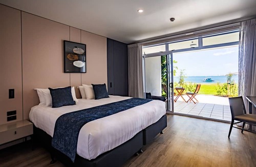 Omapere Hotel | The Sands Hotel
