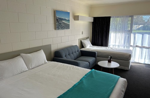 Blenheim Hotel | Montana Lodge Motel