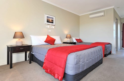 Takaka Hotel | Mohua Motels