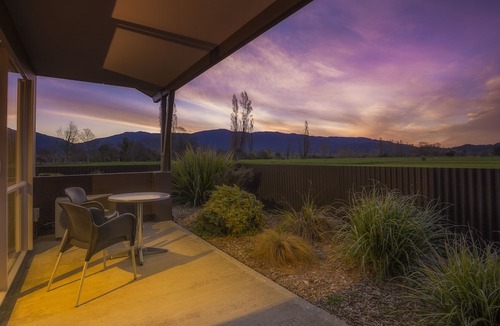 Takaka Hotel | Mohua Motels