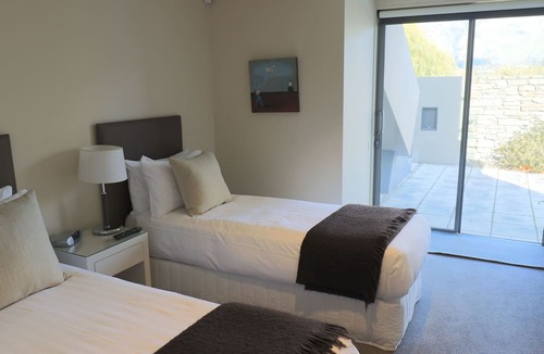 Wanaka Hotel | Lakeshore Springs Apartments