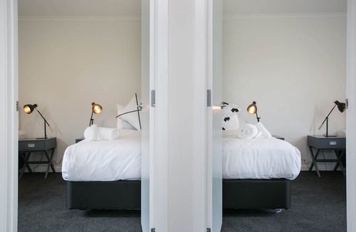 Cambridge Hotel | Podium Lodge