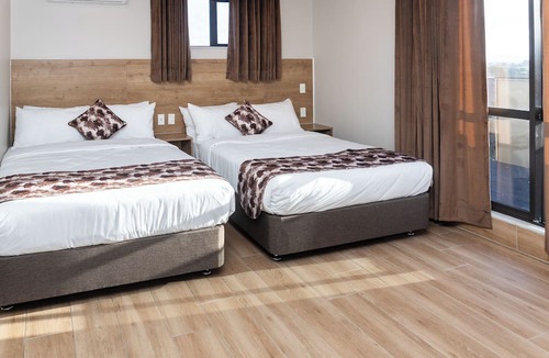 Sandringham Hotel | Albert Accommodation