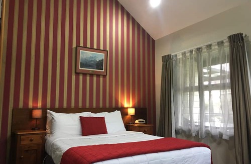 Arrowtown Hotel | Shades of Arrowtown