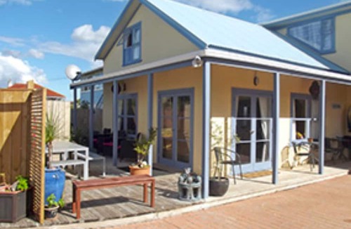 Orewa Hotel | Orewa Pillows Lodge