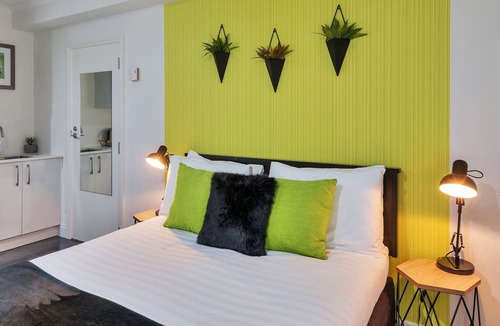 Auckland Central Business District Apartment | Idyllic City Studio Air-Con & Wifi