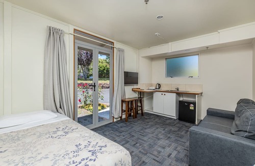 Haruru Hotel | Riverside Lodge Paihia