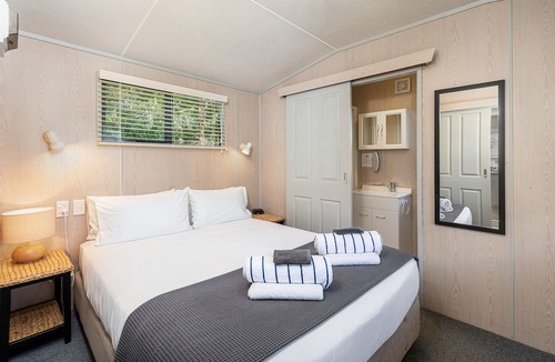Athenree Hotel | Athenree Hot Springs & Holiday Park