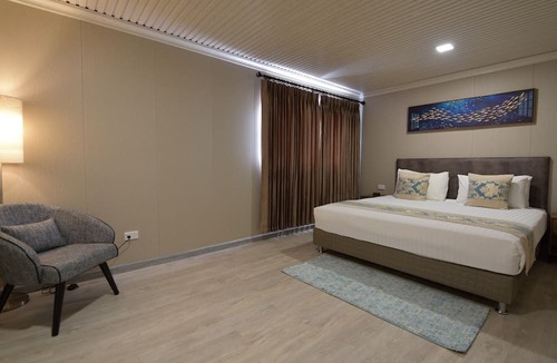 St. Heliers Hotel | Regal Residency