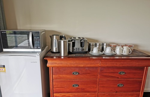 Cambridge Bed & Breakfast | Mountain View, Garden view, animals, Farm stay
