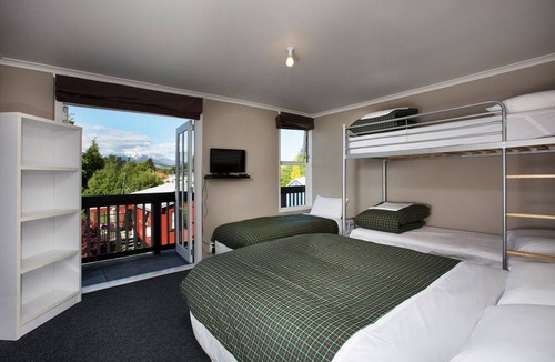 Ohakune House | Mountain View Lodge Exclusive -SLEEPS 38-