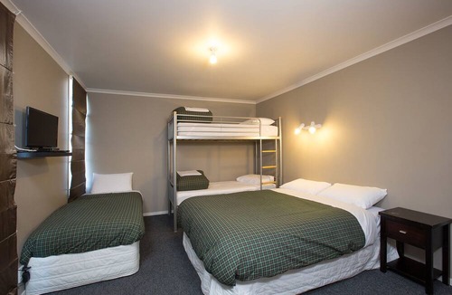 Ohakune House | Mountain View Lodge Exclusive -SLEEPS 38-