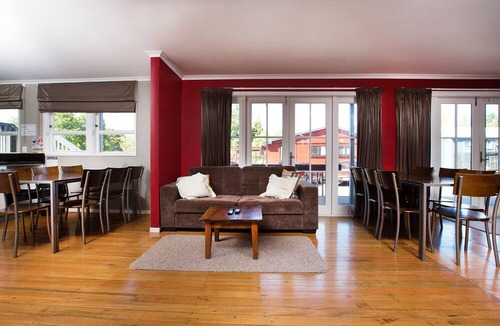 Ohakune House | Mountain View Lodge Exclusive -SLEEPS 38-