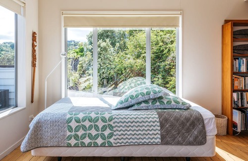 Onetangi Cottage | Alison's Place - Onetangi Holiday Home