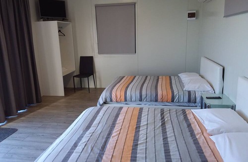 Kaiapoi Hotel | Pine Lake View Lodge