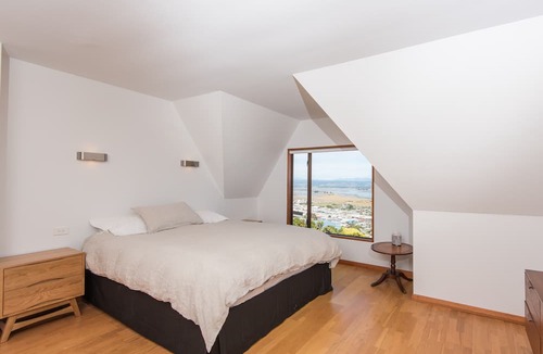 Britannia Heights House | Eagles Nest Nelson - Nelson Holiday House