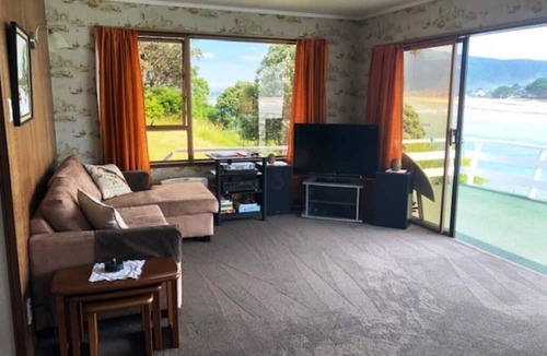 Tairua House | Absolute waterfront with stunning views