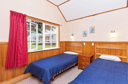 Rangatira Park House | 2 Bedroom Cottage near Huka Falls