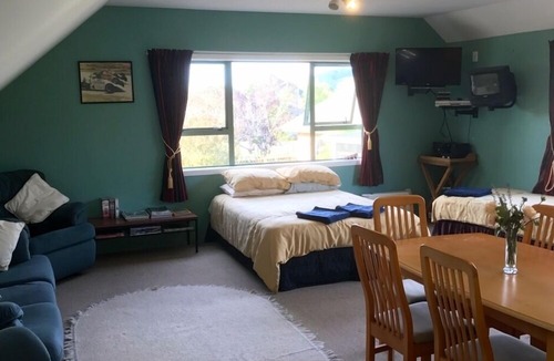 Turangi House | Self contained privacy