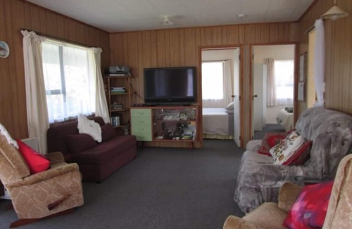 Mangawhai Heads House | Close to beaches, cafes and popular golf course.