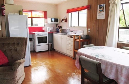 Mangawhai Heads House | Close to beaches, cafes and popular golf course.