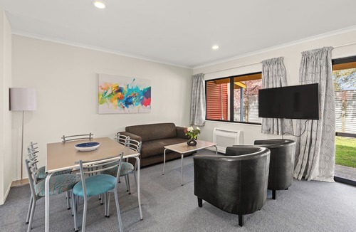 Greytown Hotel | ASURE Oak Estate Motor Lodge