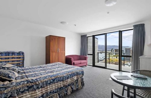 Lowburn House | Falcons Nest