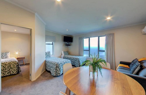 Taupo Hotel | Alpine Lake Motor Lodge