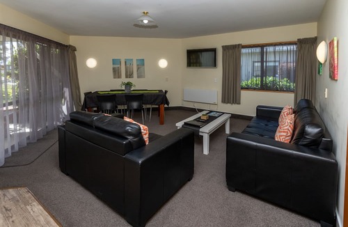 Te Anau Hotel | ASURE Explorer Motel & Apartments