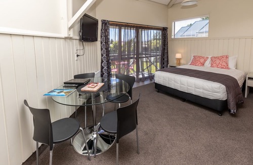 Te Anau Hotel | ASURE Explorer Motel & Apartments
