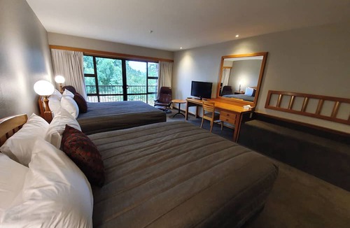 Twizel Hotel | Distinction Mackenzie Country Hotel